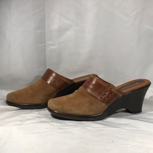 💋NICE BROWN LEATHER NATURALIZER MULES/CLOGS💋